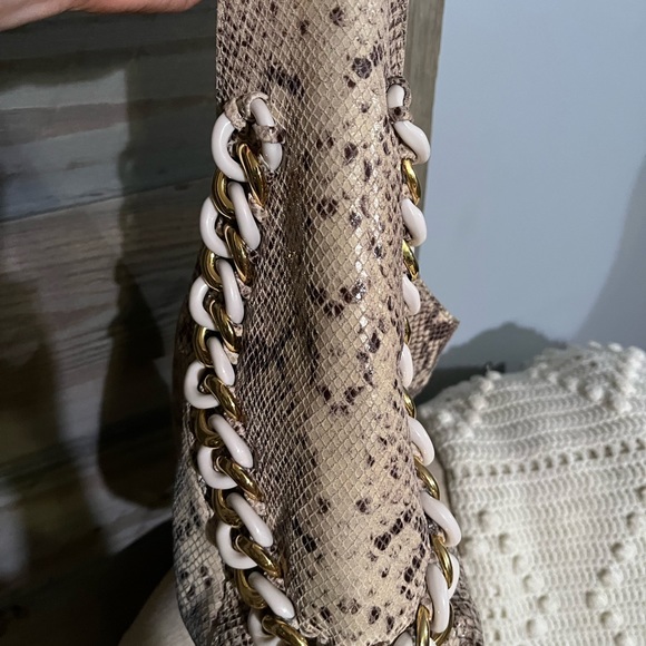Micheal Kors, Gorgeous Snake skin look - Picture 9 of 14